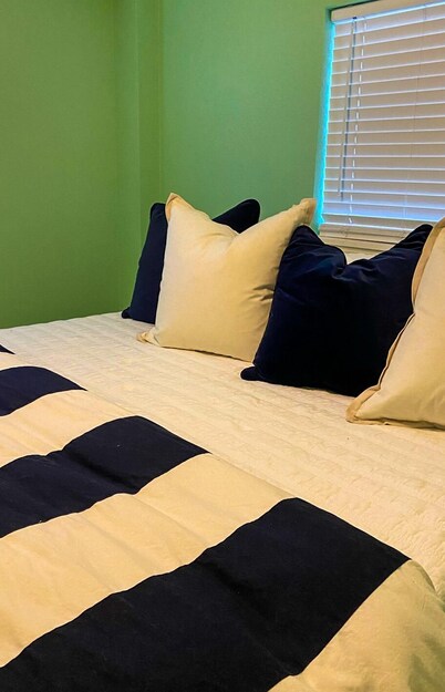 TROUT HOUSE.  Beach-Fishing Retreat