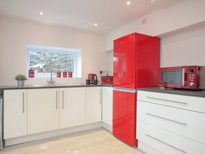 Private kitchen - Crofty's Celder - UK35181 (Camborne, Near Portreath)
