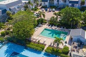 Et oppvarmet basseng