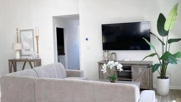 Smart TV, books, stereo