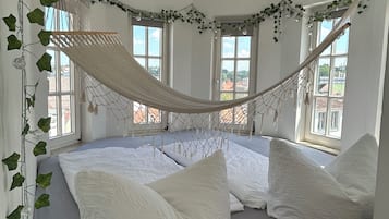 3 bedrooms, desk, iron/ironing board, free WiFi