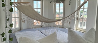 3 fairy tale rooms in the Schlössle (center)