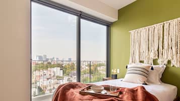 2 bedrooms, desk, iron/ironing board, WiFi