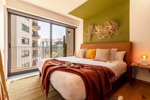 2 bedrooms, desk, iron/ironing board, WiFi