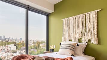 2 dormitoris, escriptori, planxa i posts de planxar i wifi