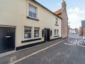 Exterior - 3 bedroom accommodation in Berwick-upon-Tweed (Berwick-upon-Tweed)