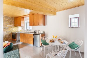 Superior House, 2 Bedrooms | Living area | 32-cm LED TV with digital channels, TV - CASA DO RANCHO (Amares)