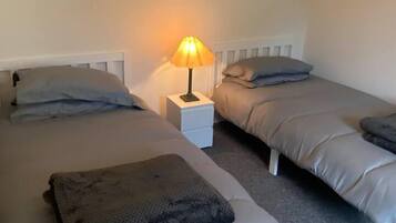 House | 3 bedrooms, iron/ironing board, travel cot, free WiFi