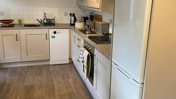 House | Private kitchen | Fridge, microwave, oven, stovetop