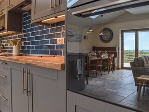 Dishwasher - 3 bedroom accommodation in Bucks Cross, near Bideford (Bucks Cross, near Bideford)