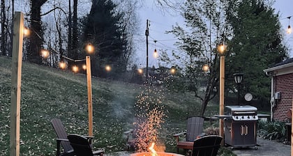New River Gorge Oasis-Hot Tub- Game Room- Fire pit- Good Vibes