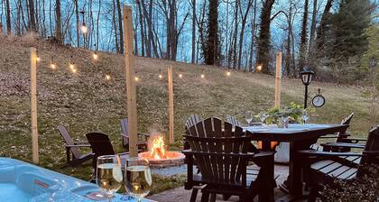 New River Gorge Oasis-Hot Tub- Game Room- Fire pit- Good Vibes