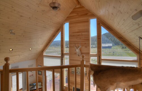 Cozy Mountain Cabin - Outdoor Firepit - Near Wolf Creek Ski Area