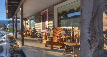 Family Friendly Cabin - Near Downtown Creede - Shuffleboard