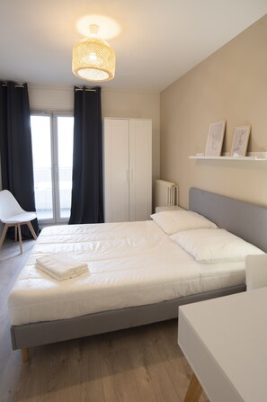 5 chambres, bureau, fer et planche à repasser, Wi-Fi gratuit