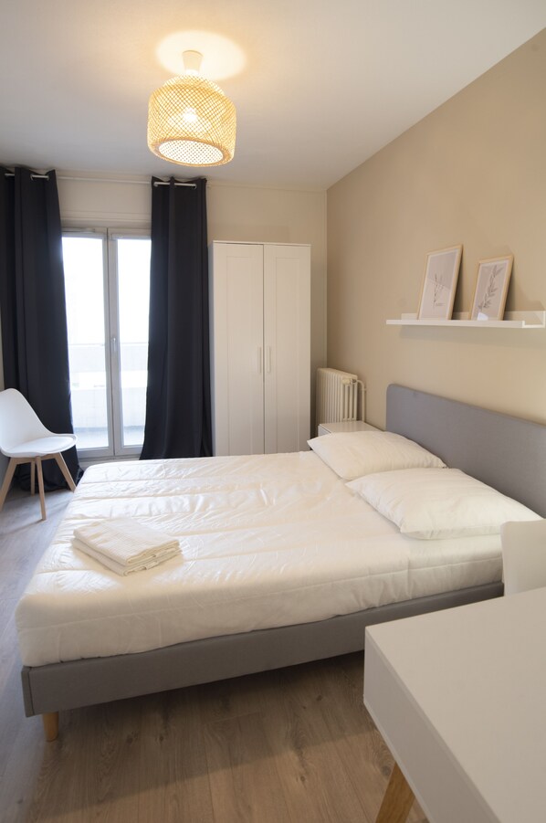 6 chambres, bureau, fer et planche à repasser, accès au Wi-Fi (inclus)