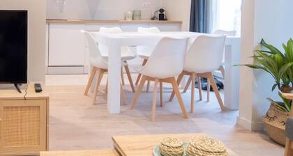 Envie Lyonnaise Location ★ 14 persons ★ Terrace