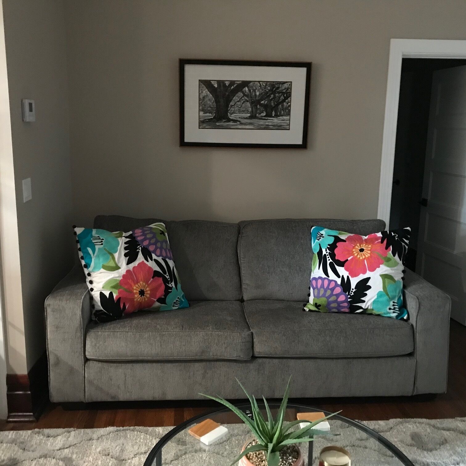 Modern 2 Bedroom apartment in Victorian Village