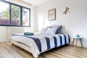 2 chambres, fer et planche à repasser, lit parapluie, Wi-Fi gratuit