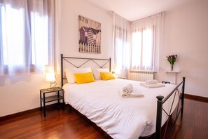 2 Schlafzimmer, Bügeleisen/Bügelbrett, WLAN, Bettwäsche