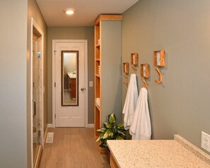 Interior - Cozy Serene 2bd Finger Lakes Home w/Amazing Views (Naples)