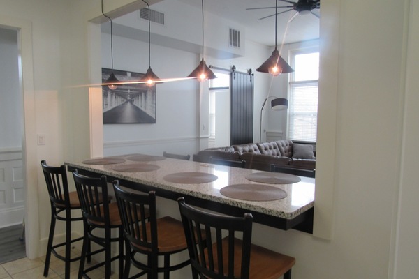 Brunch Bar/ seating 7