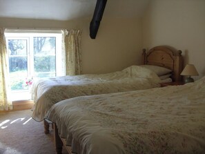3 bedrooms, free WiFi, bed sheets
