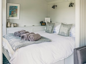 1 chambre, Wi-Fi gratuit, draps fournis