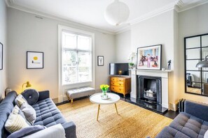 TV - Stunning York townhouse on TV best holiday home (York)