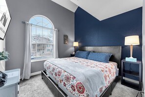 2 bedrooms, iron/ironing board, free WiFi, bed sheets - Bright and Gorgeous! Fish across the street - Lake Access in Branson! (Branson)