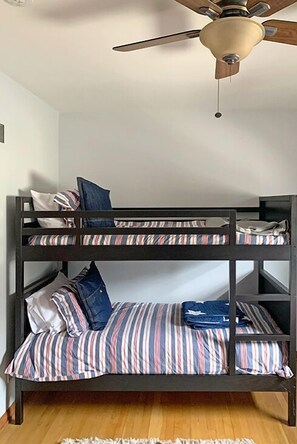 4 bedrooms, desk, iron/ironing board, travel crib - Pewaukee Lakefront Retreat: Pontoon+Jet Ski Available: Private Pier: Sleeps 8 (Pewaukee)