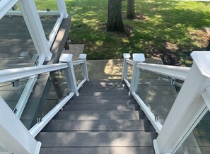 Property grounds - Pewaukee Lake House Rental: 4 Bedrooms, 2.5 Baths, Pier, Pontoon,Family Friendly (Pewaukee)