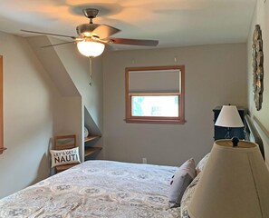 4 bedrooms, desk, iron/ironing board, travel cot