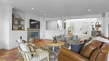 TV connectée, cheminée, jeux vidéo, chaßne hi-fi