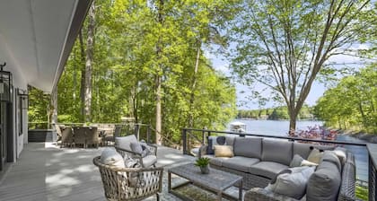 Living the Dream: Luxurious Lakeside Home with New Private Pool and Poolhouse