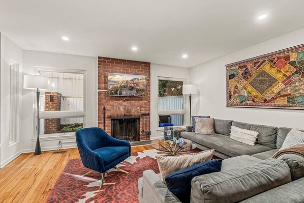 TV, fireplace, Netflix, streaming services