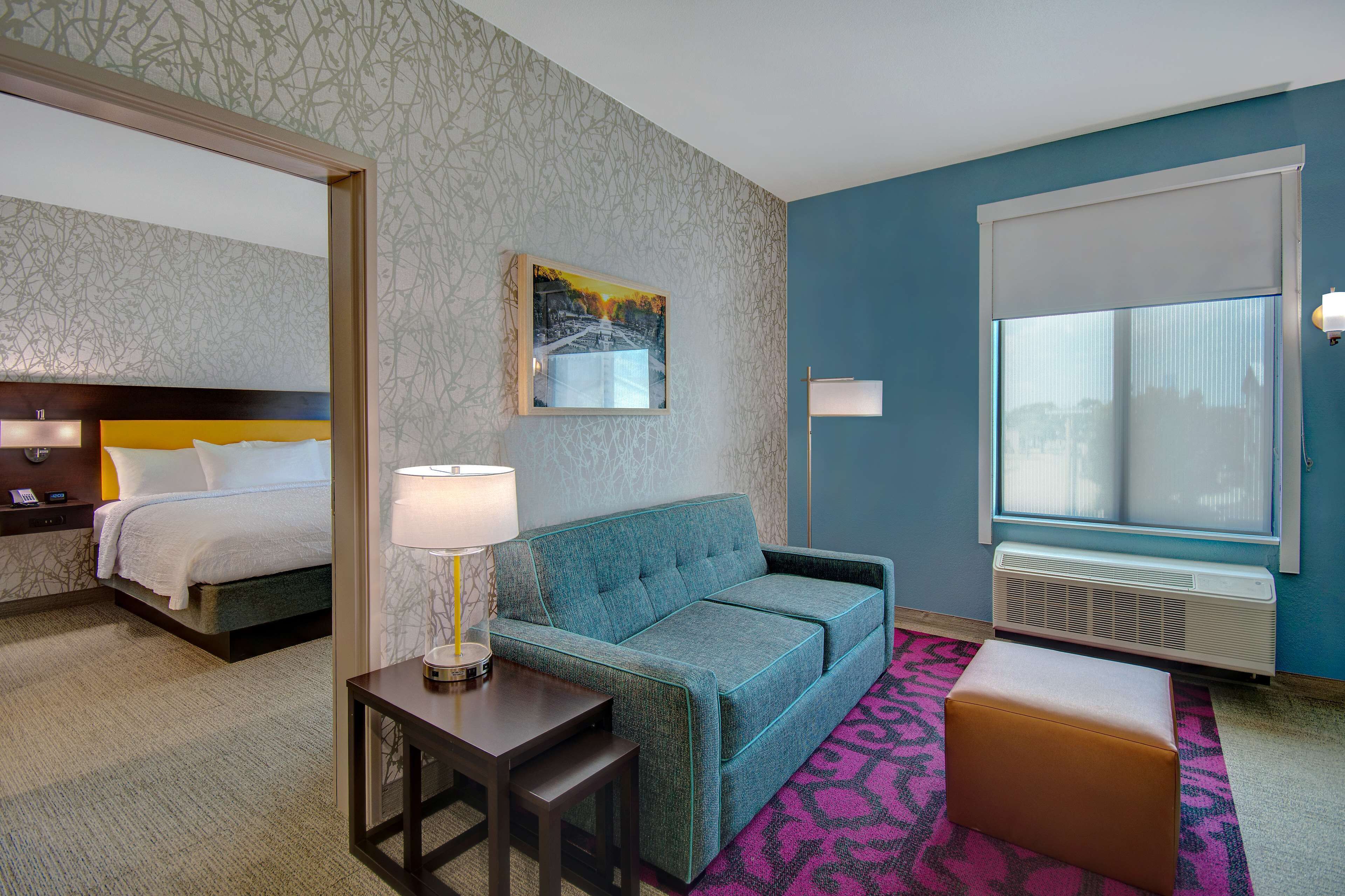 suite, 1 bedroom | living area