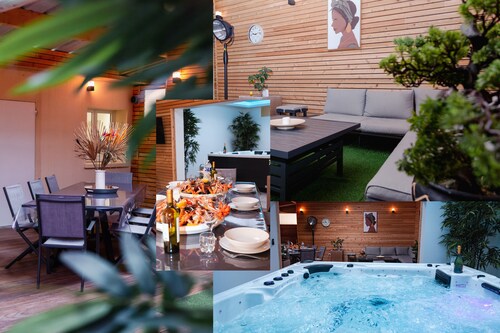 Les Sycomores large 8-person gîte with spa, 5-minute walk from the sea