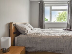 3 quartos, Wi-Fi de cortesia, roupa de cama