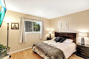 3 chambres, fer et planche à repasser, Wi-Fi gratuit, draps fournis