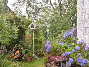 Property grounds - 2 bedroom accommodation in St Austell (St Austell)