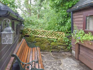 Property grounds - 2 bedroom accommodation in St Austell (St Austell)