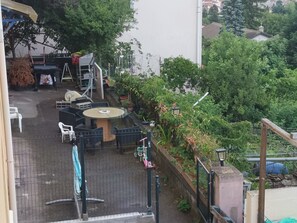 Outdoor dining - Studio Welcome to Keylia (Saint-Étienne)