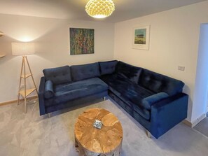 TV - 3 bedroom accommodation in St Day, near Redruth (St Day, near Redruth)