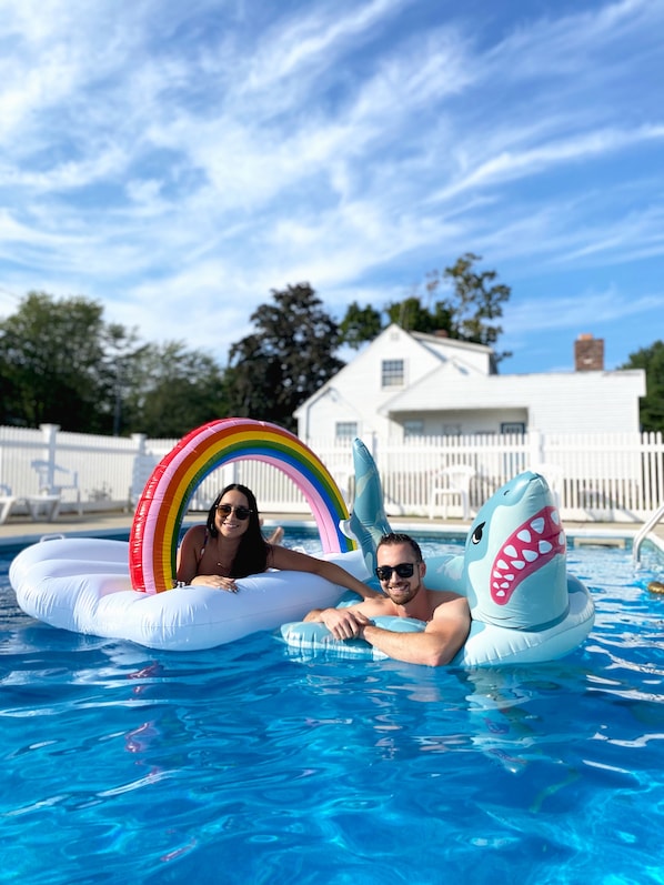 Indoor pool, seasonal outdoor pool, pool umbrellas, sun loungers