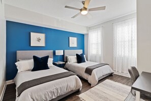 3 habitaciones, tabla de planchar con plancha, cuna de viaje y wifi 