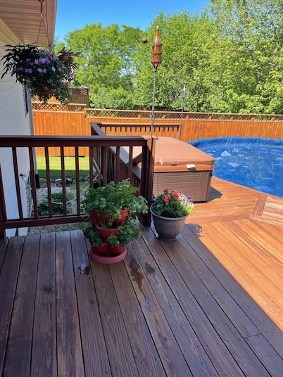 Quite- relaxing country living with pool/hot tub and sauna!