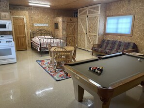 Spielezimmer