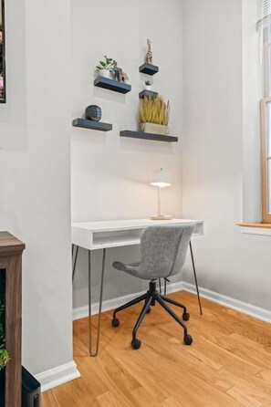 Interior - Beautiful 1BD With Balcony | Rittenhouse Square (Philadelphia)