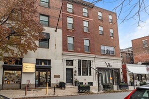 Exterior - Beautiful 1BD With Balcony | Rittenhouse Square (Philadelphia)